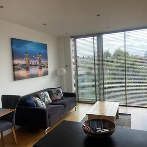  Apartment Stunning